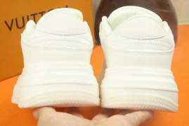 Picture of Louis Vuitton Shoes _SKULVsz38-43mnf102017284
